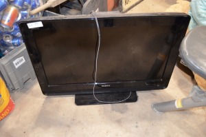 Sony Brava 32" TV, no remote